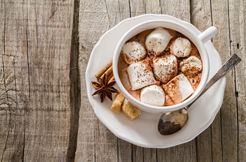 Chocolat chaud et thé faits maison : les boissons gourmandes de Noël
