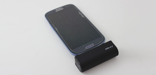 Une fois connectée à un smartphone, la batterie de poche PNY se fait discrète