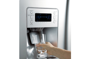 Distributeur d'eau réfrigérateur américain