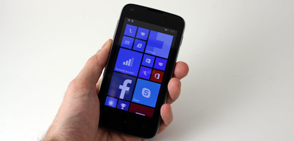 Le Windows Phone Kazam est doté de 2 emplacements pour carte SIM