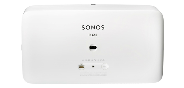 Sonos Play:5 blanche : l'arrière de l'enceinte avec la connectique