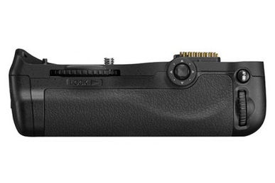 NIKON MB-D10