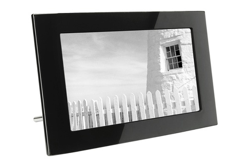 Ecran de 17,8 cm / R�solution 480x234 pixels / Lecteur de cartes 6 en 1 / M