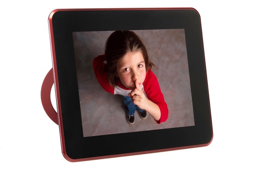 Ecran de 17,8 cm / R�solution 800x600 pixels / Technologie LCD LED / M�moir