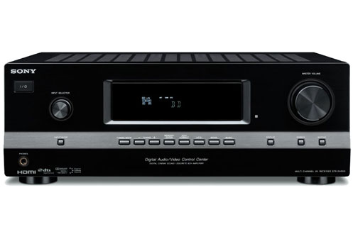 Ampli Home Cinéma SONY STR-DH500-Doté d'une puissance de 5x100 Watts (6 ohms) cet amplificateur tuner Home Cinéma intègre les possibilités de décodage 5.1, telles que le Dolby Digital, Prologic II, DTS, idéal pour vivre au plus près l'action de vos films favoris. Véritable plaque tournante de votre installation, en branchant votre magnétoscope, lecteur DVD, tuner câble ou satellite sur l'amplificateur, vous optimisez l'image visualisée sur un écran plasma ou LCD ou bien un vidéoprojecteur grâce aux performances exceptionnelles des composants vidéo et sa connectique complète HDMI.La technologie digital cinema auto calibration permet de bénéficier d'une installation simple et précise pour votre système home cinema. Vous bénéficiez d'un son surround optimum pour les films et la musique. Grâce à la technologie Digital Media , profitez désormais du contenu musical de votre téléphone sur votre chaîne... sans fil !!! Ce récepteur bluetooth TDMBT 1(en option code 2742403) vous donne la possibilité de recevoir et de diffuser de la musique sur l'amplificateur à partir d'un téléphone portable ou d'un PC compatible bluetooth.Le tuner RDS 60 présélections vous permet de programmer vos stations radio favorites. Grande facilité d'utilisation avec ses 3 entrées numériques (2 optiques & 1 coaxiale), ainsi que des entrées audio en façade très pratiques pour connecter un lecteur DVD portable, un baladeur MP3 ou une console de jeux.1 sortie pour caisson de grave actif.