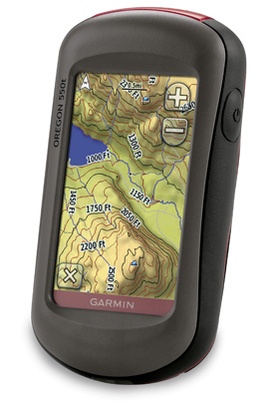 GPS Sport / Randonnée GARMIN OREGON 550T-Ecran couleur tactile 7,6 cm, Topographie Europe 1/100000ème / Apppareil photo intégré (3,2 MP Autofocus) / Fonction boussole et altimètre (GPS+barométrique) / Compatible cartes topographique, routière et marine (en option)