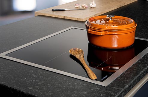Quelles différences entre une table vitrocéramique et induction ?