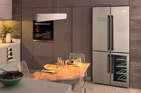 Le combiné frigo/cave à vin, le bon compromis pour garder ses bouteilles à la bonne température sans trop s'encombrer !