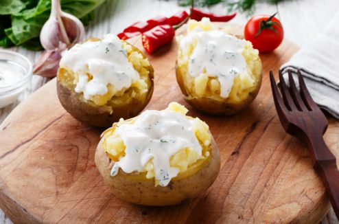 Pommes de terre au four à la crème de ciboulette