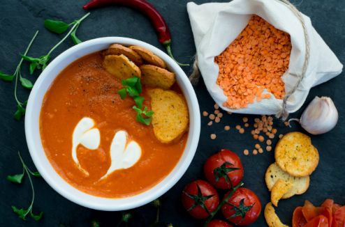 Soupe de lentilles corail et ses croûtons de pain complet