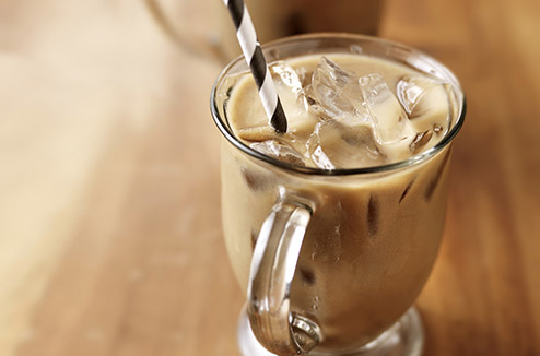 Café frappé ou glacé, la boisson de l'été rafraîchissante… 