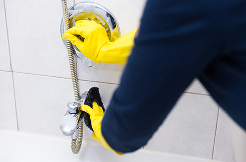 Comment nettoyer sa douche sans produit chimique ?