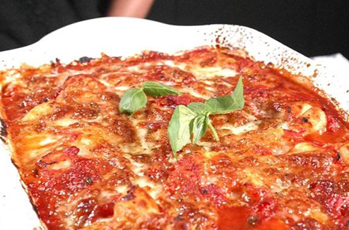 Gratin de gnocchis à la sauce tomate au basilic, gratiné à la mozzarel