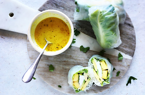 Rouleaux de printemps à la mangue, salade et chèvre frais 