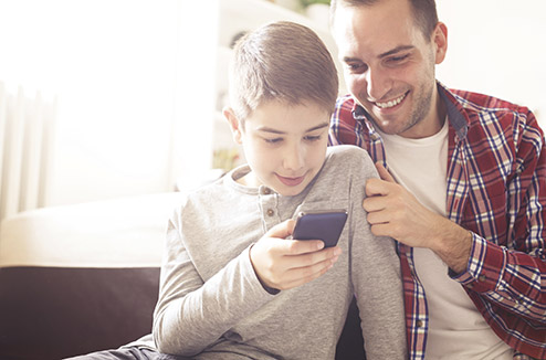 smartphone-papa-fils-494.jpg