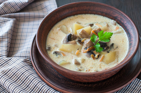 Soupe aux champignons de Paris et aneth