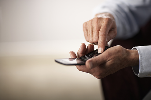 Les 7 conseils pour choisir un téléphone mobile pour les séniors
