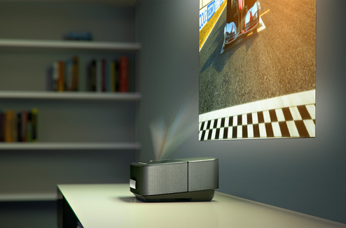Philips Screeneo : le vidéoprojecteur connecté à placer au pied du mur