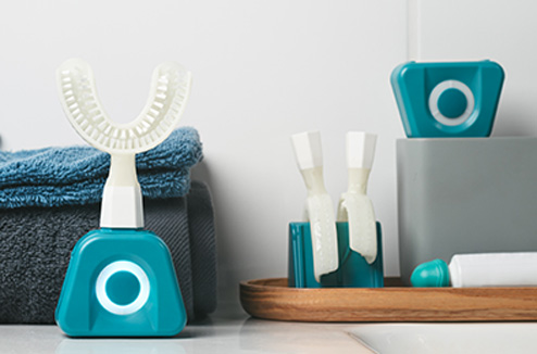Brossez-vous les dents en 10 secondes avec Y-Brush !