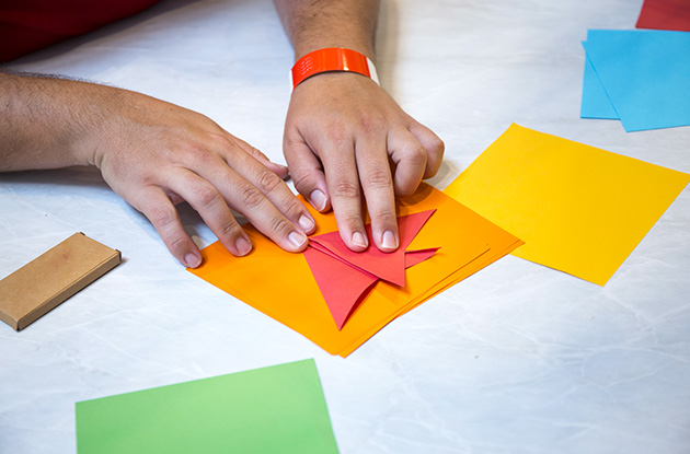 Un nœud en origami pour personnaliser vos emballages cadeaux