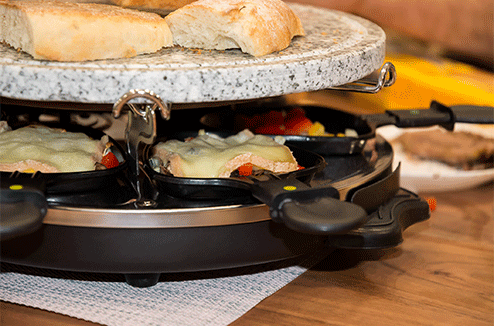 Appareil à raclette : comment le nettoyer et l'entretenir ?