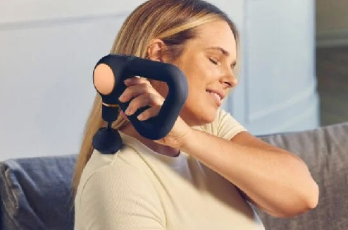 Avec le pistolet de massage Theragun Sense, dites adieu aux douleurs et détendez-vous !