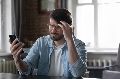 Les arnaques se multiplient sur WhatsApp : Comment s'en protéger ?