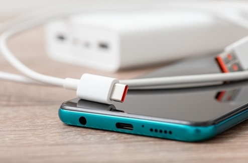 Ça se branche comment ? Le guide des connecteurs, câbles et adaptateurs secteur pour votre smartphone 
