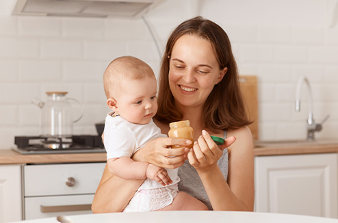Petit pot, purée maison, compote... quelles sont les méthodes pour conserver les plats de bébé ? 