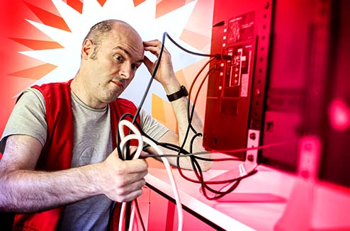 Comment bien ranger les câbles qui traînent derrière le téléviseur ?