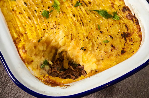 Hachis Parmentier de patate douce, pommes de terre et restes de viande de pot-au-feu