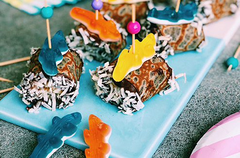 Makis de crêpes à la banane, choco à tartiner et coco