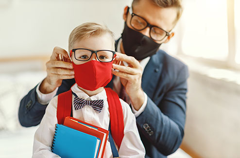 Masque : comment le faire adopter à votre enfant ?