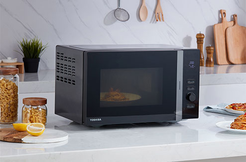 Le premier micro-ondes connecté d’Europe signé Toshiba