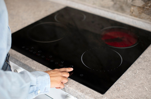 Quelle table de cuisson est la plus économe en énergie ?