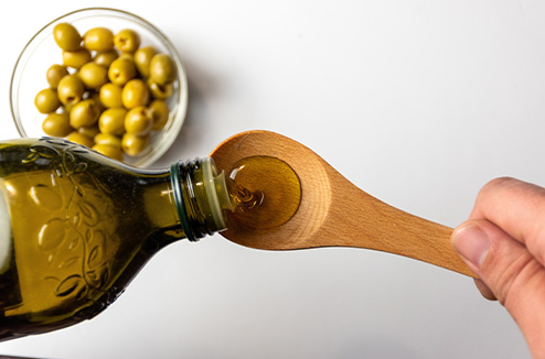 Huile de tournesol, d'olive, d'amande douce... on vous explique comment bien conserver vos huiles de cuisson !