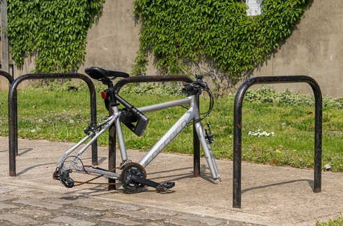 Vélo : comment bien le garer et l'attacher pour éviter les vols ?
