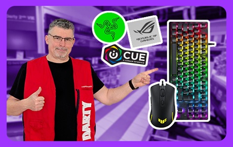 Un vendeur Darty montre des logos et des accessoires gaming