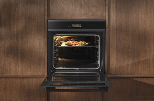 Four Electrolux PizzaExpert EOX8P38WH : une vraie pizza italienne en 2min30