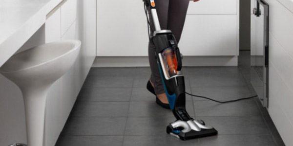 Le clean and steam aspire et nettoie !