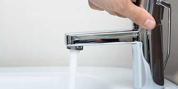 Optez pour un r&eacute;ducteur de d&eacute;bit dans vos robinets et &eacute;conomisez l'eau