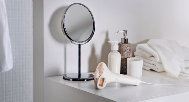 Epilateur &agrave; lumi&egrave;re puls&eacute;e