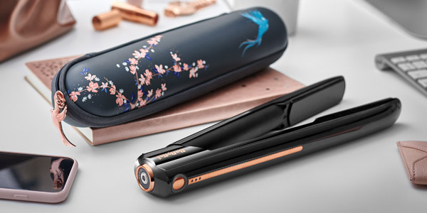 O&ugrave; que vous soyez, vous pouvez vous coiffer avec le lisseur BaByliss 9000.