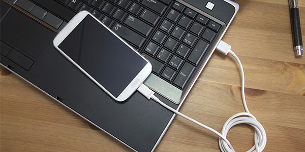 relier-son-telephone-avec-un-cable-usb.jpg relier-son-telephone-avec-un-cable-usb.jpg
