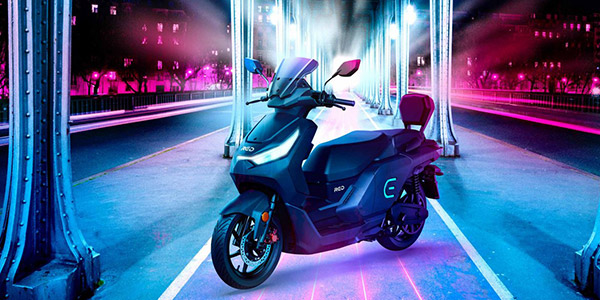 Le scooter &eacute;lectrique RED