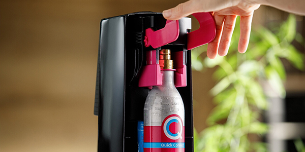 Les cylindres Quick Connect se clipsent facilement sur la machine TERRA. 