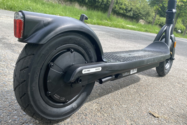 Un puissant moteur de 500 watts pour assurer tous vos trajets