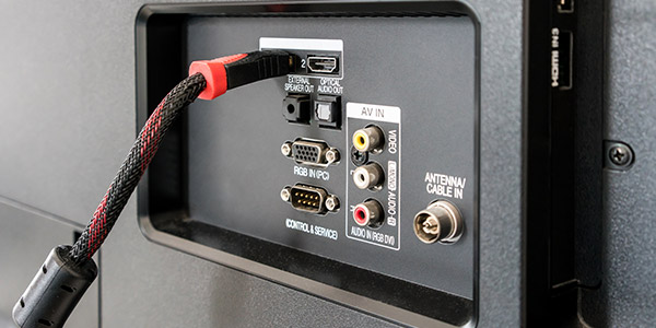 Le c&acirc;ble HDMI (High Definition Multimedia Interface) transporte le signal num&eacute;rique en Haute D&eacute;finition pour l'image et pour le son. 