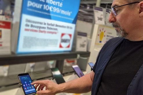 Doro 8100 Plus, le smartphone qui connecte les seniors