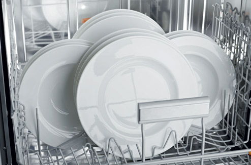 Lave-vaisselle : quels produits et dosage utiliser pour bien fonctionner ?